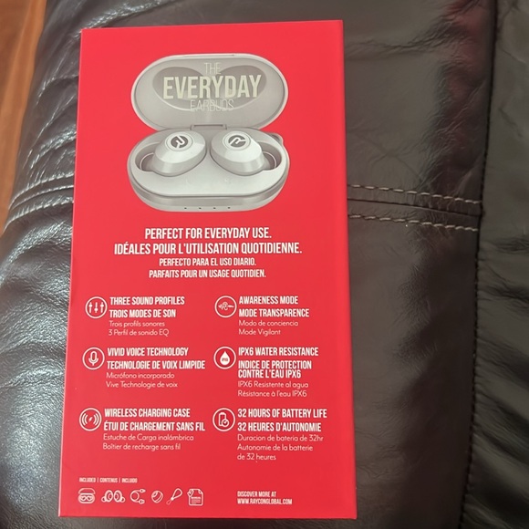 Raycon The Everyday Earbud brand new - Picture 2 of 3